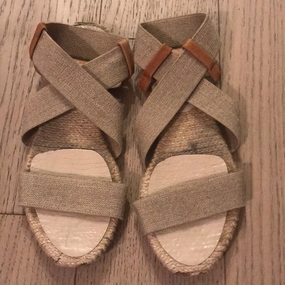 KORS Michael Kors Flat Espadrille w/elastic straps - Picture 1 of 3